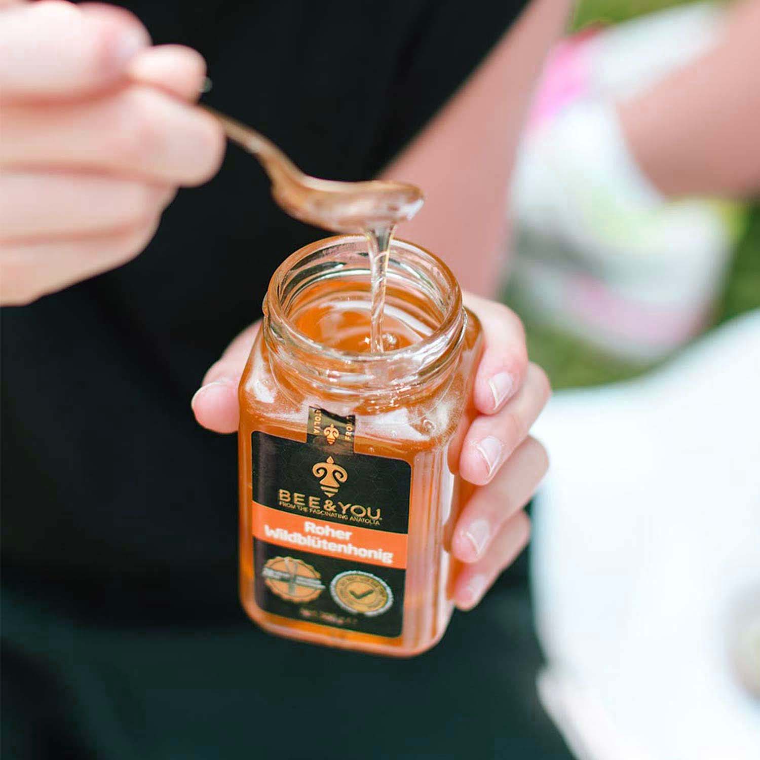 Roher Wildblütenhonig